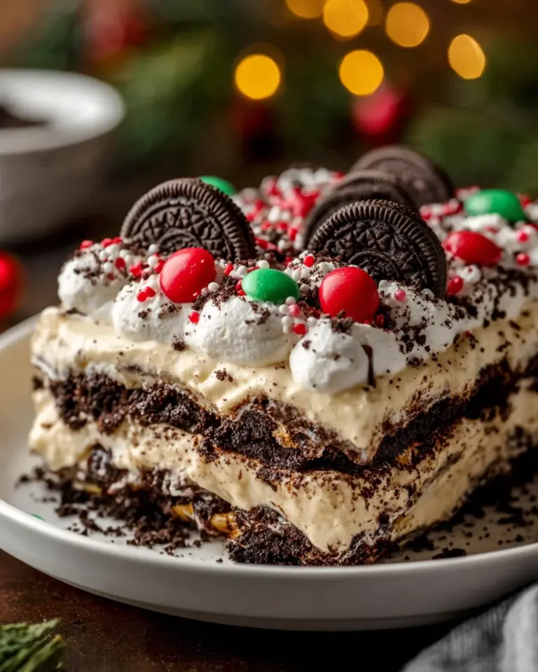 No-Bake Christmas Oreo Lasagna: Delightful Holiday Dessert!